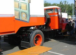 B&uuml;ssing 8000S Sattelzugmaschine 1954