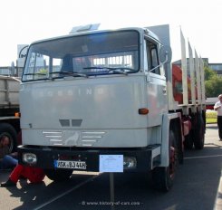 B&uuml;ssing BS15 L Rungen Aufbau und Hiab Ladekran 1970