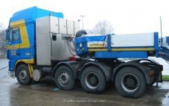 DAF XF 95.480 Schwerlast-Sattelzugmaschine mit Tieflader und Komatsu Radlader 2003-2006