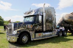 Freightliner Coronado 6x4 Sattelzugmaschine Airbrush "Bluebird" 2001-ca. 2010