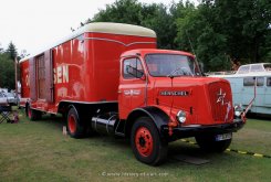 Henschel HS100 S Sattelzugmaschine mit Kofferauflieger 1960