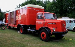 Henschel HS100 S Sattelzugmaschine mit Kofferauflieger 1960