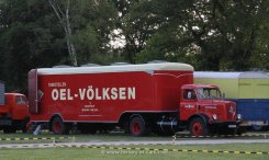 Henschel HS100 S Sattelzugmaschine mit Kofferauflieger 1960