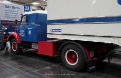 Henschel HS140 S Sattelzugmaschine mit Kofferauflieger 1961