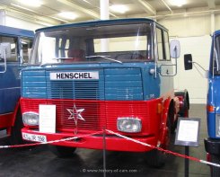 Henschel F122 S Sattelzugmaschine 1968