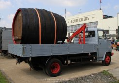 Hanomag-Henschel F65V Pritsche mit Ladekran 1970