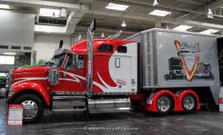 International Trucks Navistar 9900i Eagle Sattelzugmaschine 2005