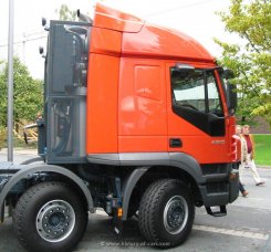 Iveco Trakker 410T48 8x4 Schwerlast-Sattelzugmaschine 2004