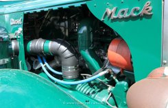 Mack LT 2D 2W 6x4 Sattelzugmaschine 1950