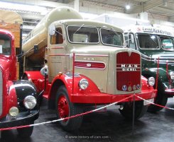 MAN 750 L1S Sattelzugmaschine mit Silo-Auflieger 1960