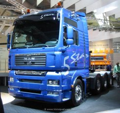 MAN TGA 41.530 XXL 8x4/4 Schwerlast-Sattelzugmaschine 2004