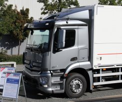 Mercedes-Benz Antos 2543 M ClassicSpace tief 6x2 Koffer 2012