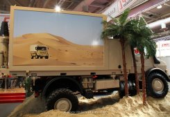 Mercedes-Benz Unimog 437.4 U4000 Koffer Kommandoshelter ADASI Abu Dhabi 2012