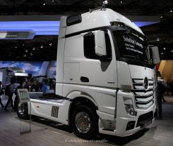 Mercedes-Benz Actros MP4 1863 GigaSpace Sattelzugmaschine Solostar Concept 2014