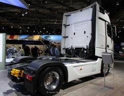 Mercedes-Benz Actros MP4 1863 GigaSpace Sattelzugmaschine Solostar Concept 2014